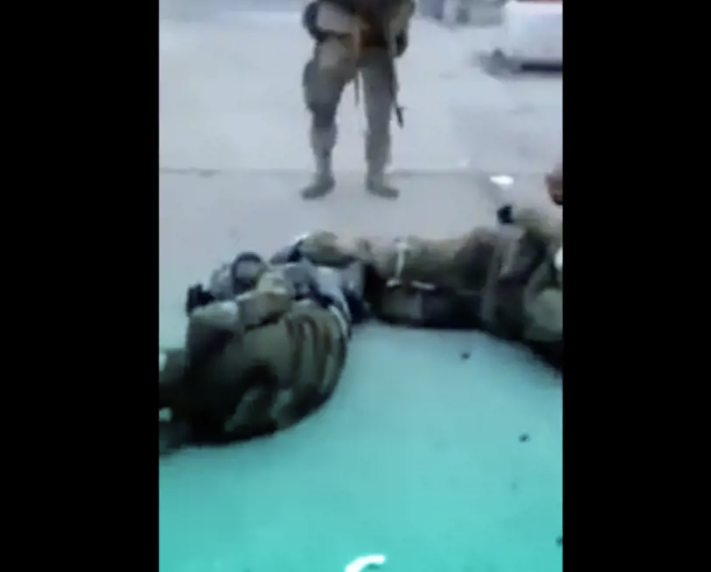 Indignazione in tutto il Mondo per il video sui soldati prigionieri torturati da militari ucraini