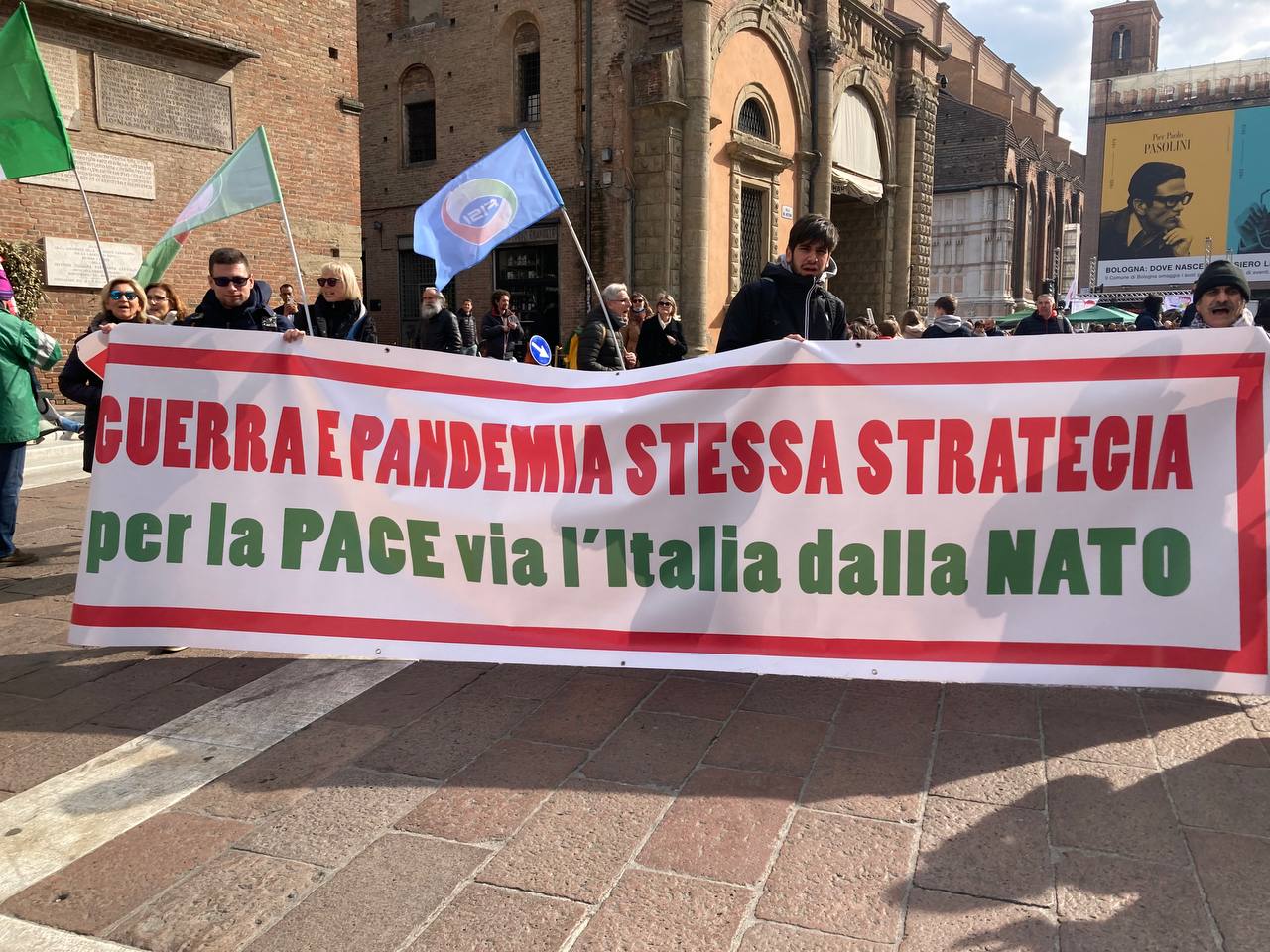 Crisi Ucraina, la Rete contro la guerra: chi sono i veri responsabili e come combatterli
