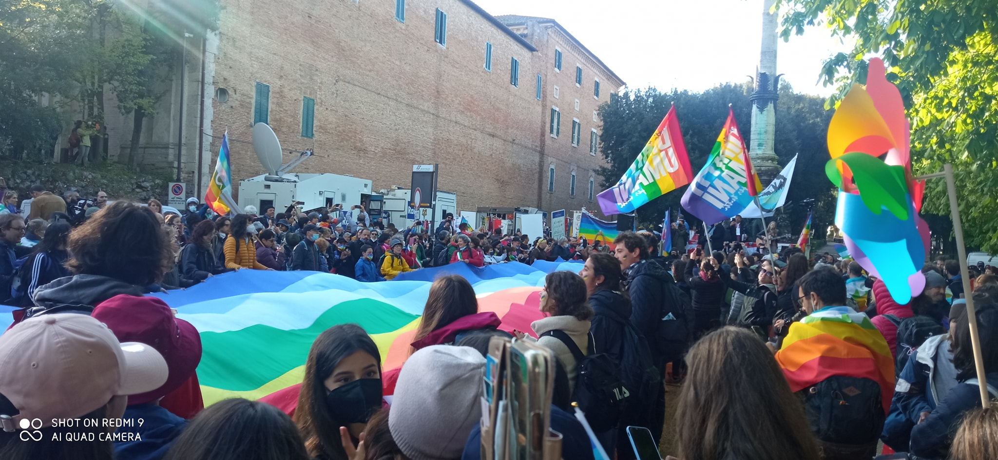 50 mila alla marcia Perugia Assisi contro un solo nemico: la guerra