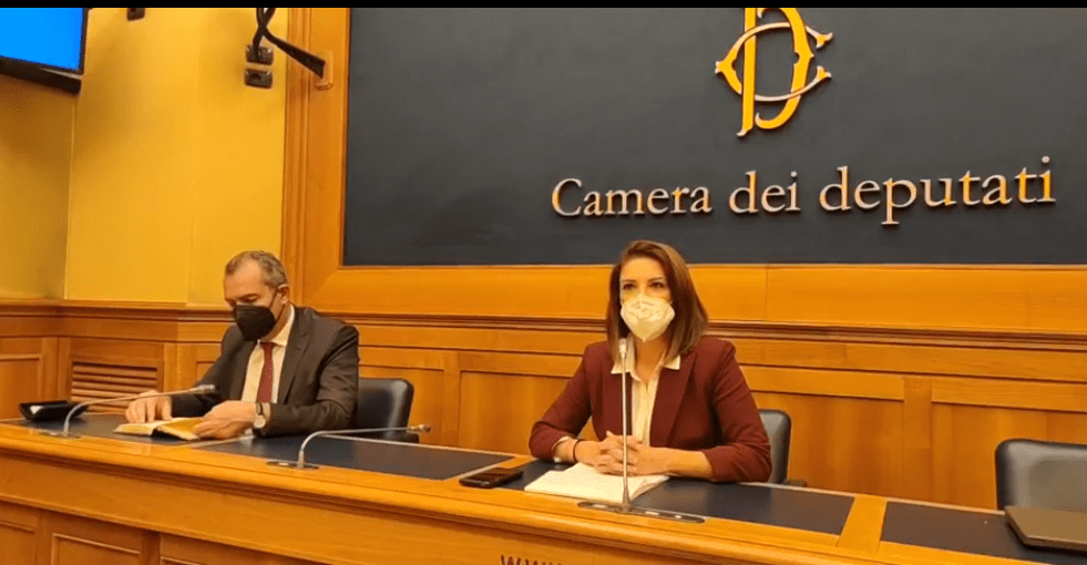 De Magistris: “un fronte popolare contro la guerra e il liberismo”