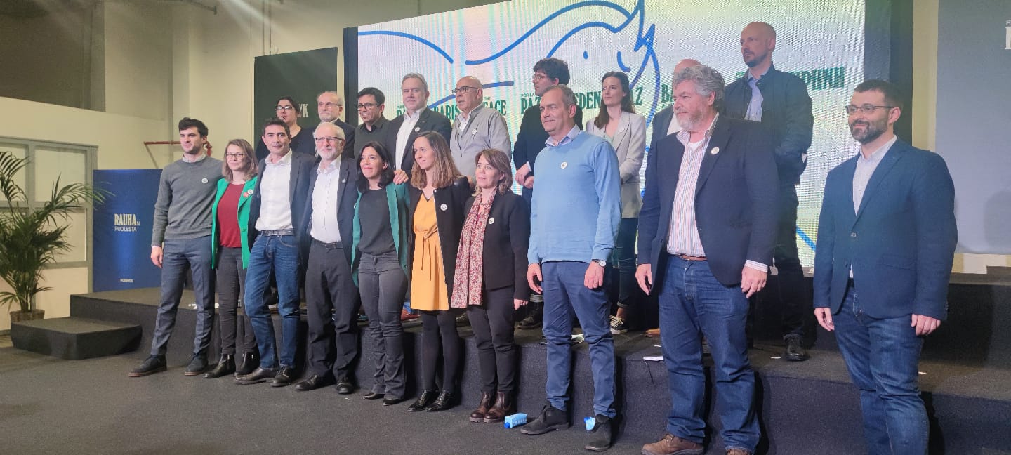 Madrid, De Magistris alla conferenza di Podemos: “L’umanità al potere”