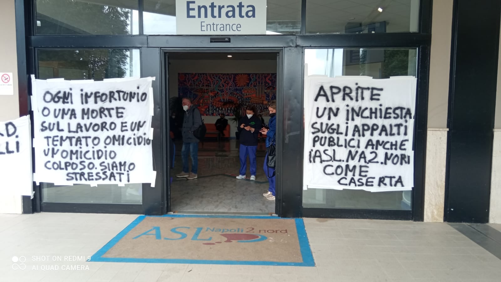 Napoli, sciopero dei lavoratori delle pulizie. Presidio davanti all’Ospedale di Pozzuoli