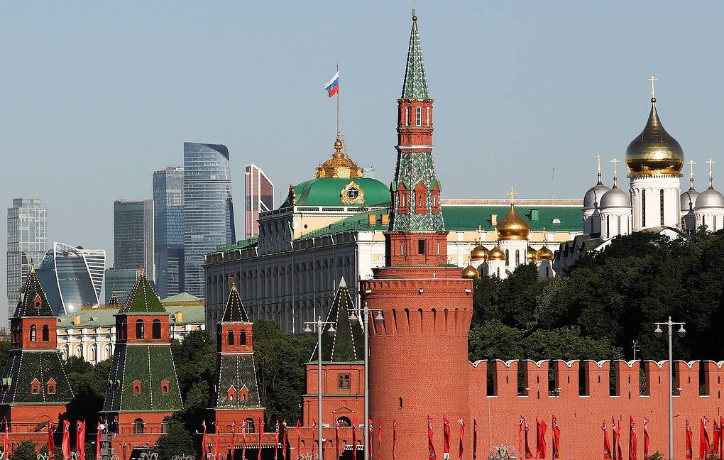 Russia: “Paesi occidentali stanno pompando l’Ucraina con armi. Aumenta rischio guerra nucleare”