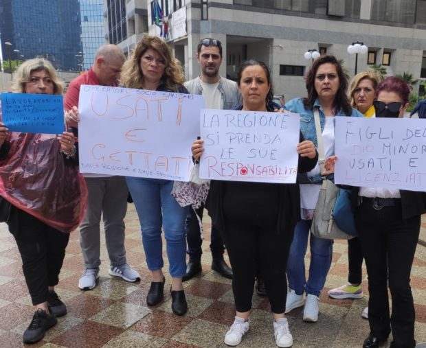 Napoli, Santa Lucia: infermieri e operatori socio sanitari manifestano davanti alla Regione