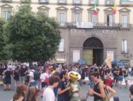 Napoli, cittadini in piazza contro lo sgombero dello ‘Sgarrupato’