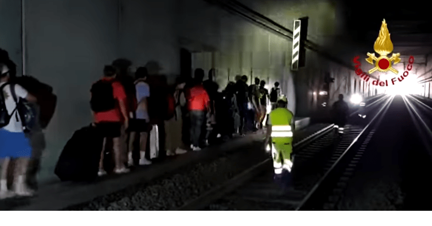 Roma, Treno Av esce dai binari: ancora linea bloccata e ritardi