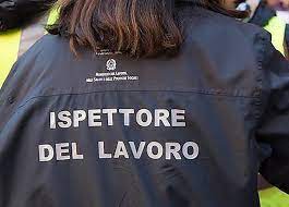 Napoli, controlli ispettorato: 19 lavoratori in nero in 11 esercizi