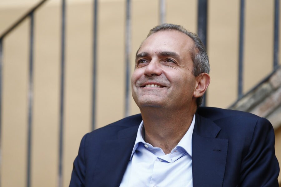 De Magistris: “in dieci anni chiusi 173 ospedali, tagliati 37 miliardi e ingrassati i privati. Responsabili centro sinistra e centro destra”