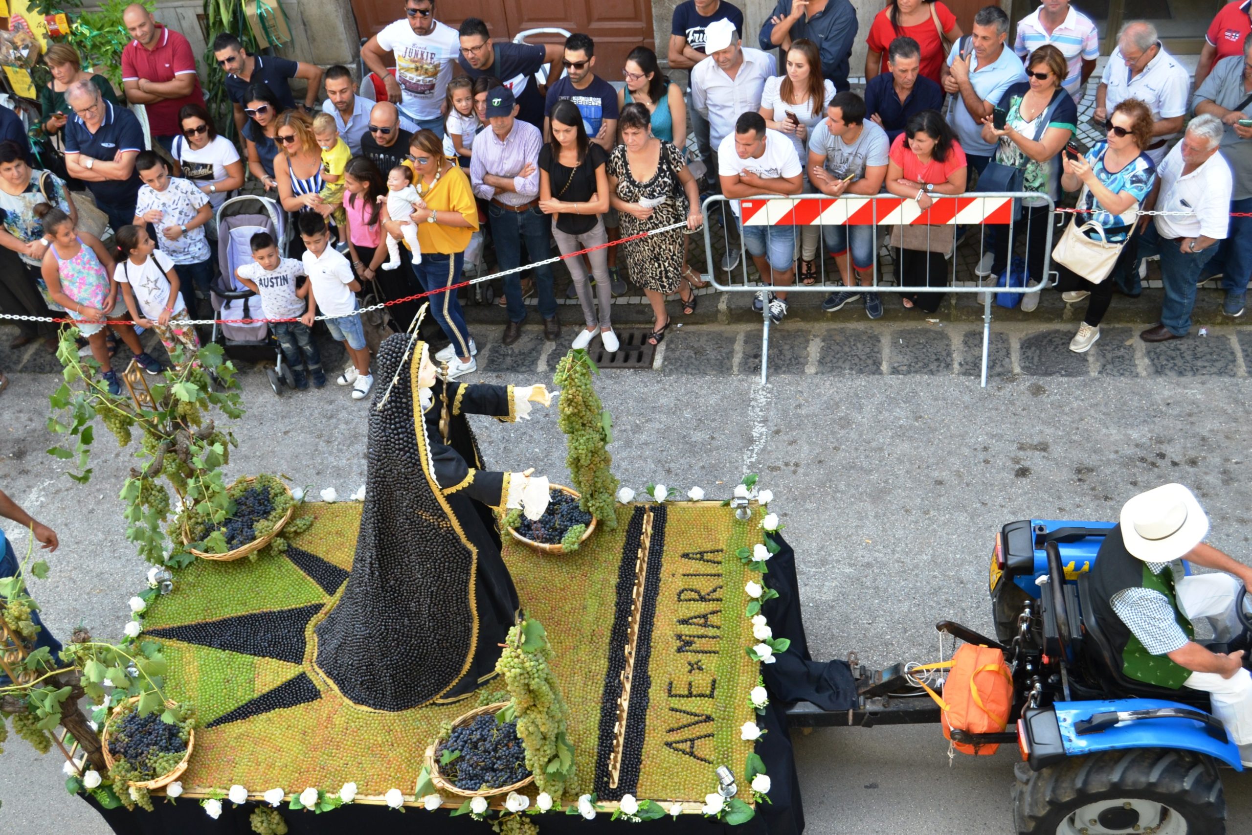 Solopaca, torna la Festa dell’Uva e la sfilata dei carri