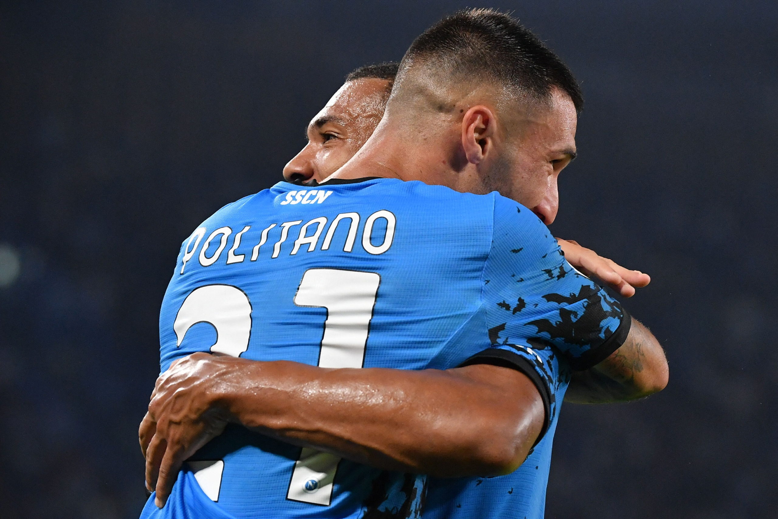 Napoli batte il Bologna 3-2, centra la decima vittoria e rimane in vetta