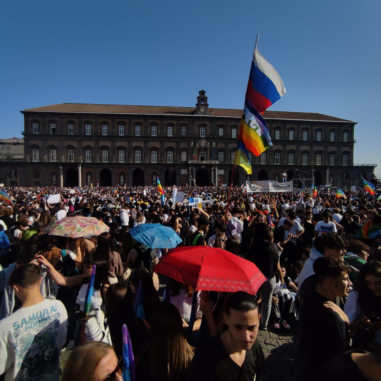 Napoli, 20 mila in piazza per chiedere lo Stop alla guerra in Ucraina e una Conferenza di Pace