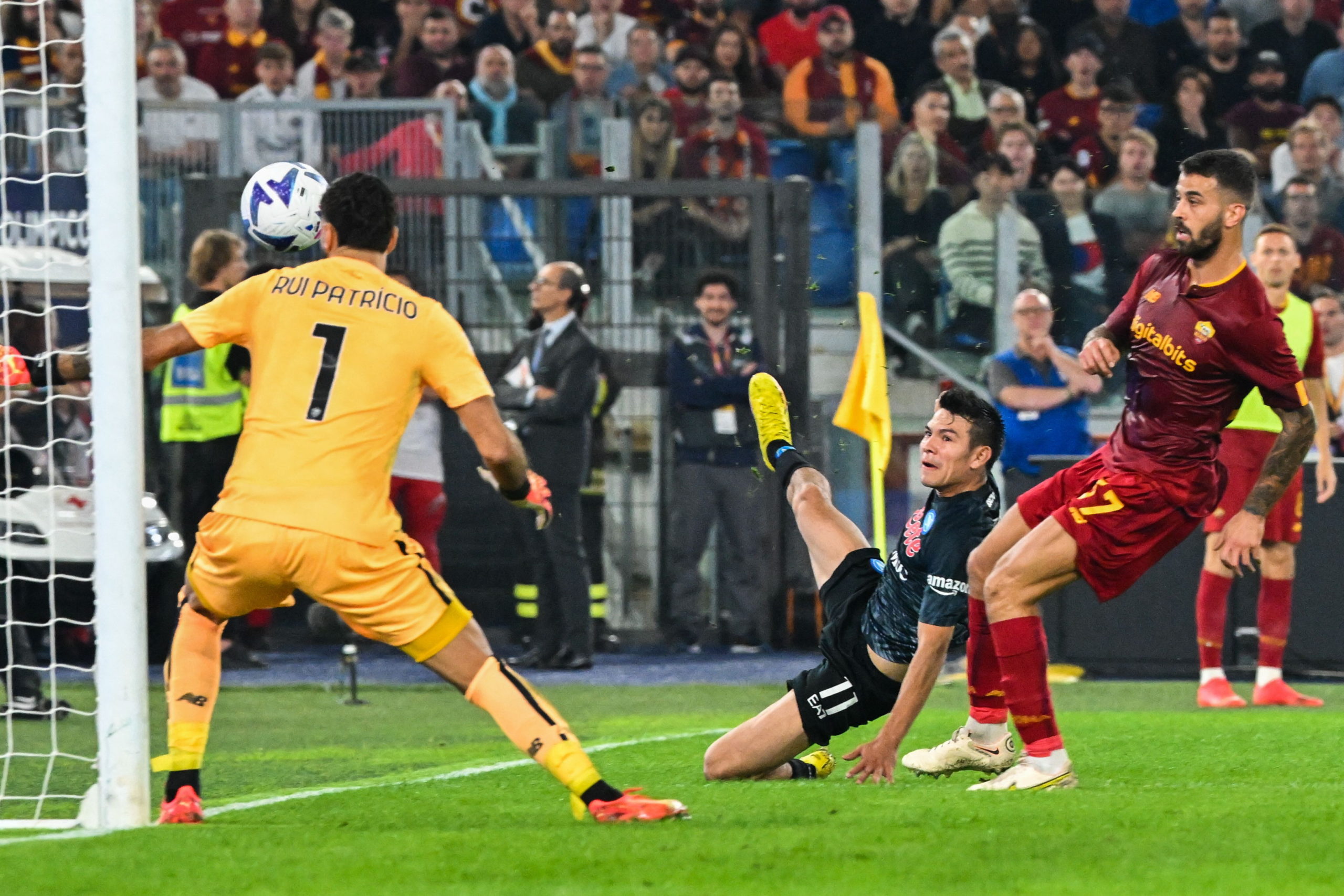 Serie A: gli azzurri battono la Roma 1-0 e volano
