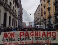20 mila in corteo a Napoli: “insorgiamo contro guerra, carovita, disoccupazione e salari di fame”