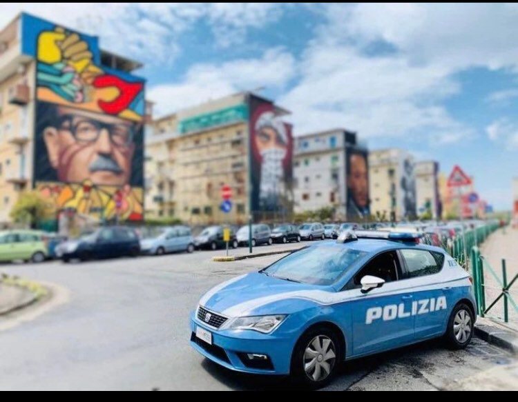 Napoli, uomo gambizzato a pochi metri da una scuola. Il sindaco Manfredi: “Subito più uomini e mezzi della polizia”
