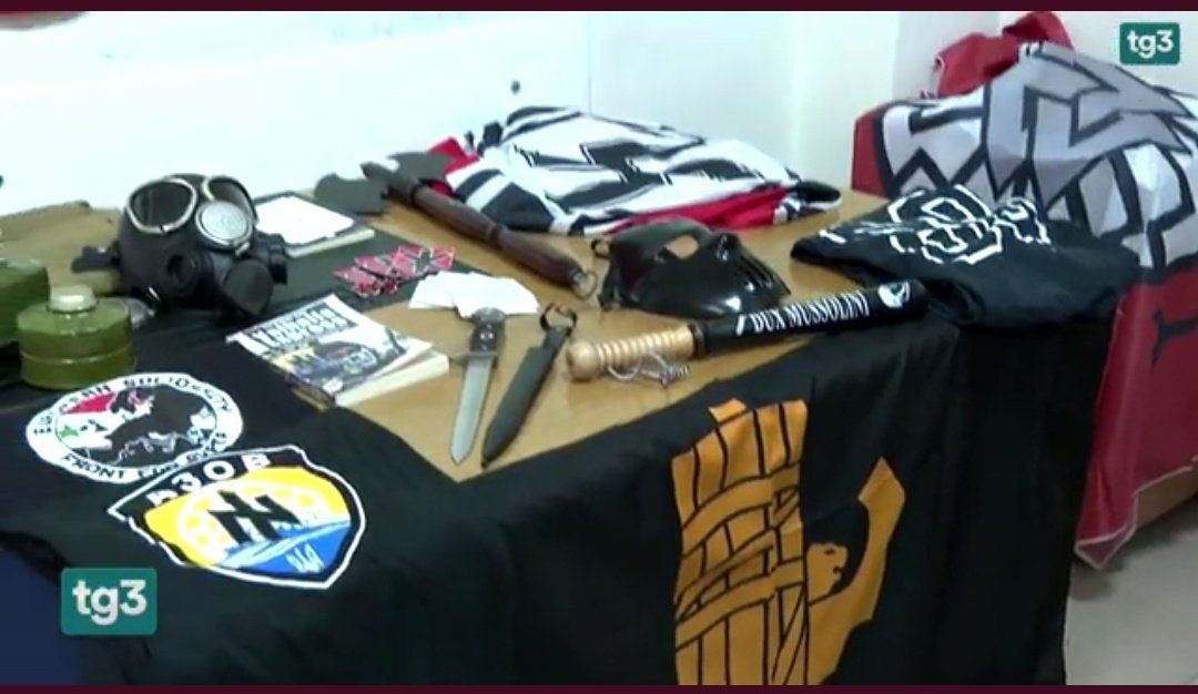 Napoli, scoperta rete di neonazisti legata al battaglione ucraino ‘Azov’: 4 arresti