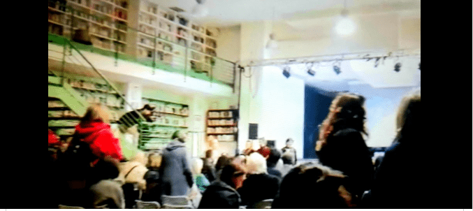 Napoli, lo squadrismo dei buonisti impedisce la proiezione del film “L’Urlo” (Video)