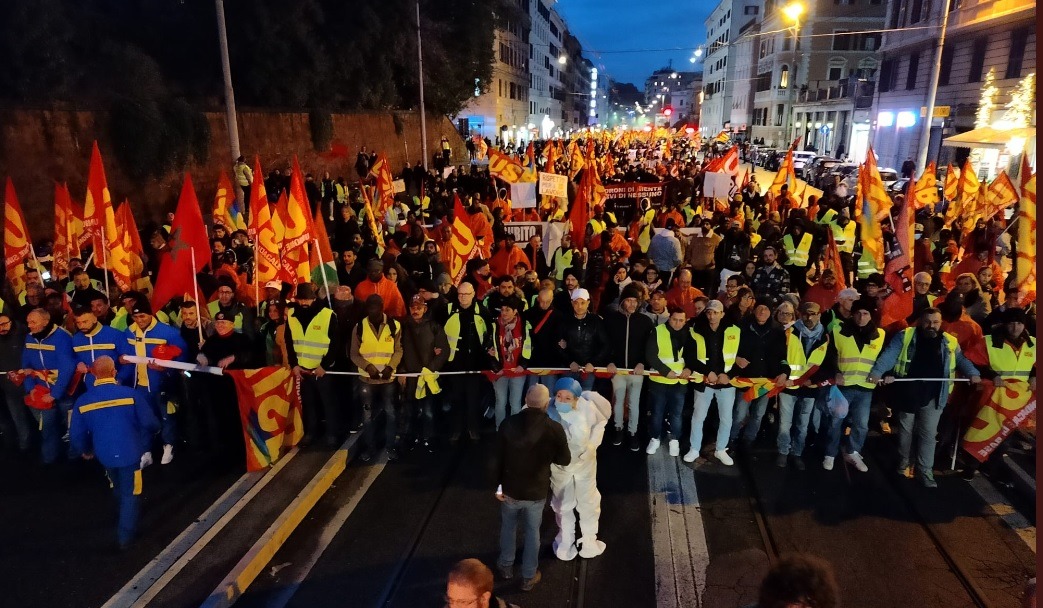 Roma: 50 mila in corteo contro guerra, Nato e  carovita