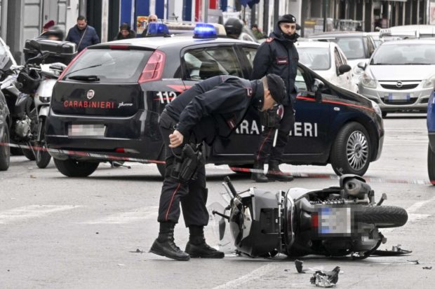Napoli, arrestato 18enne che ha investito carabiniere al corso Lucci