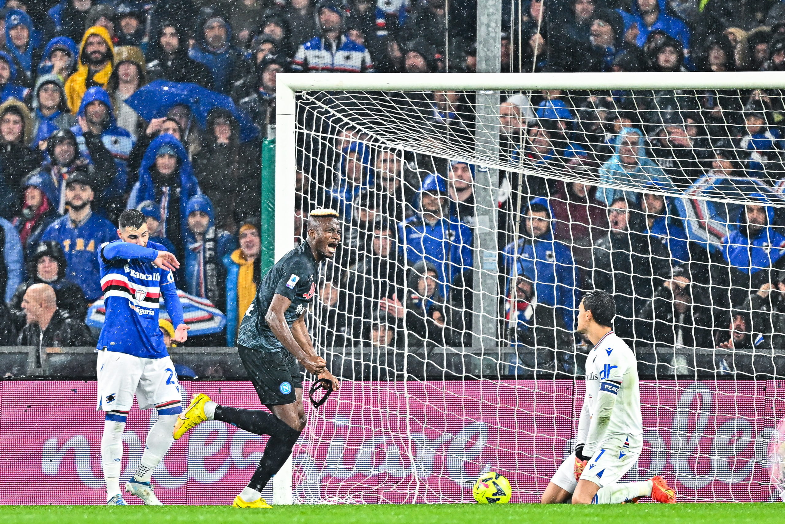 Calcio serie A, Sampdoria-Napoli 0-2: gli azzurri riprendono a correre
