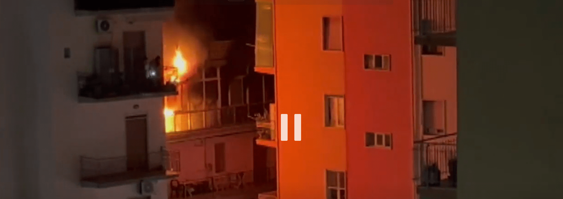 Portici, fiamme in una palazzina: evacuati i residenti
