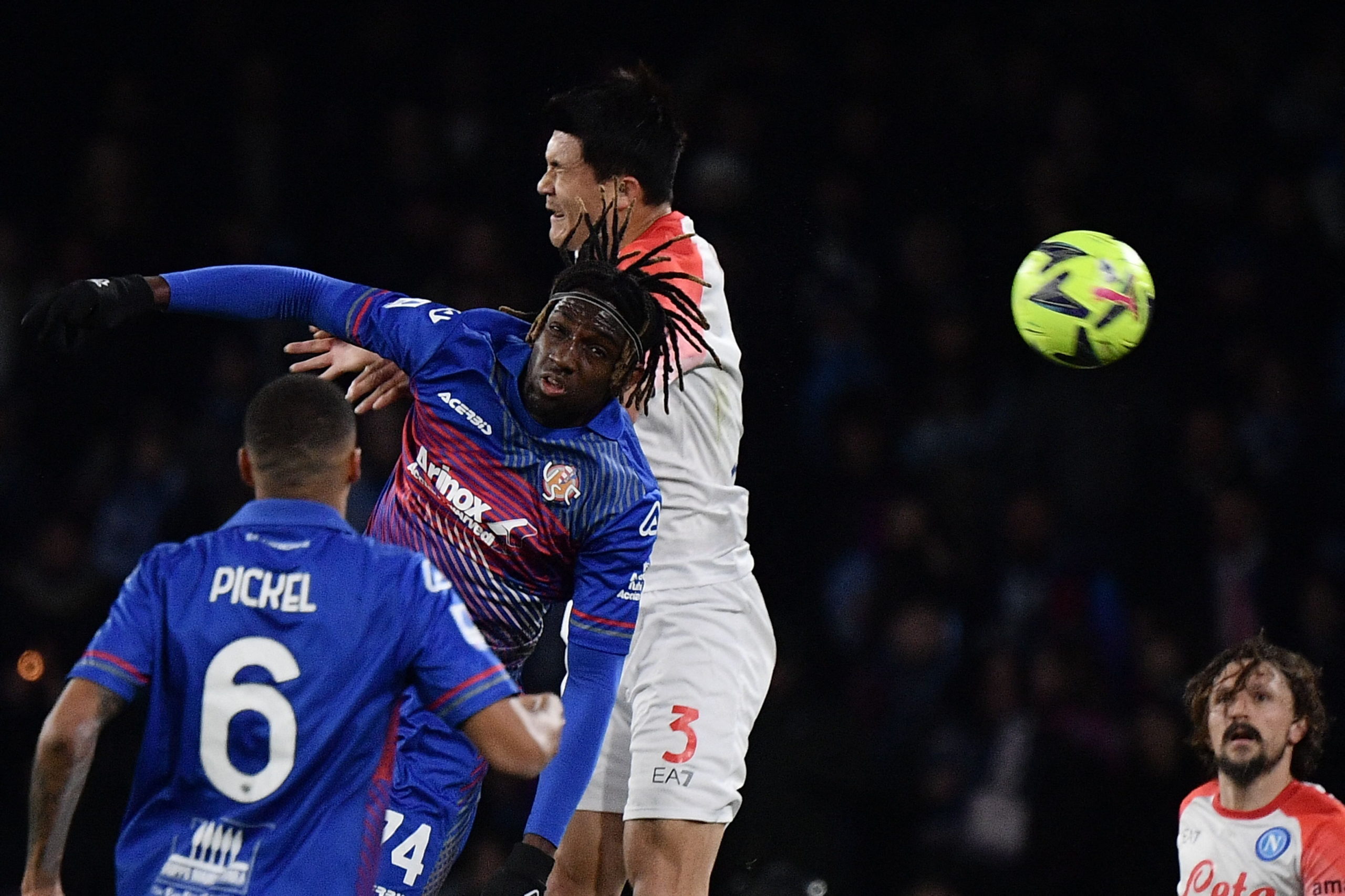 Napoli-Cremonese 3-0, la capolista è in fuga: vola a+16