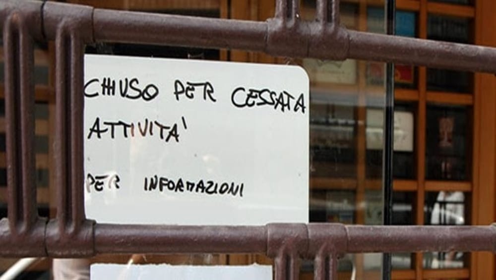 La concorrenza delle multinazionali: nel 2022 spariti due piccoli negozi ogni ora