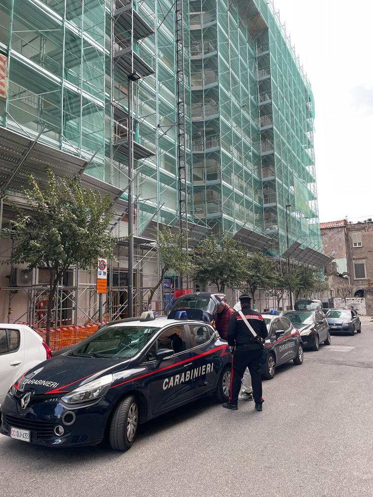 Operaio edile cade da un montacarichi a San Giorgio a Cremano: è grave