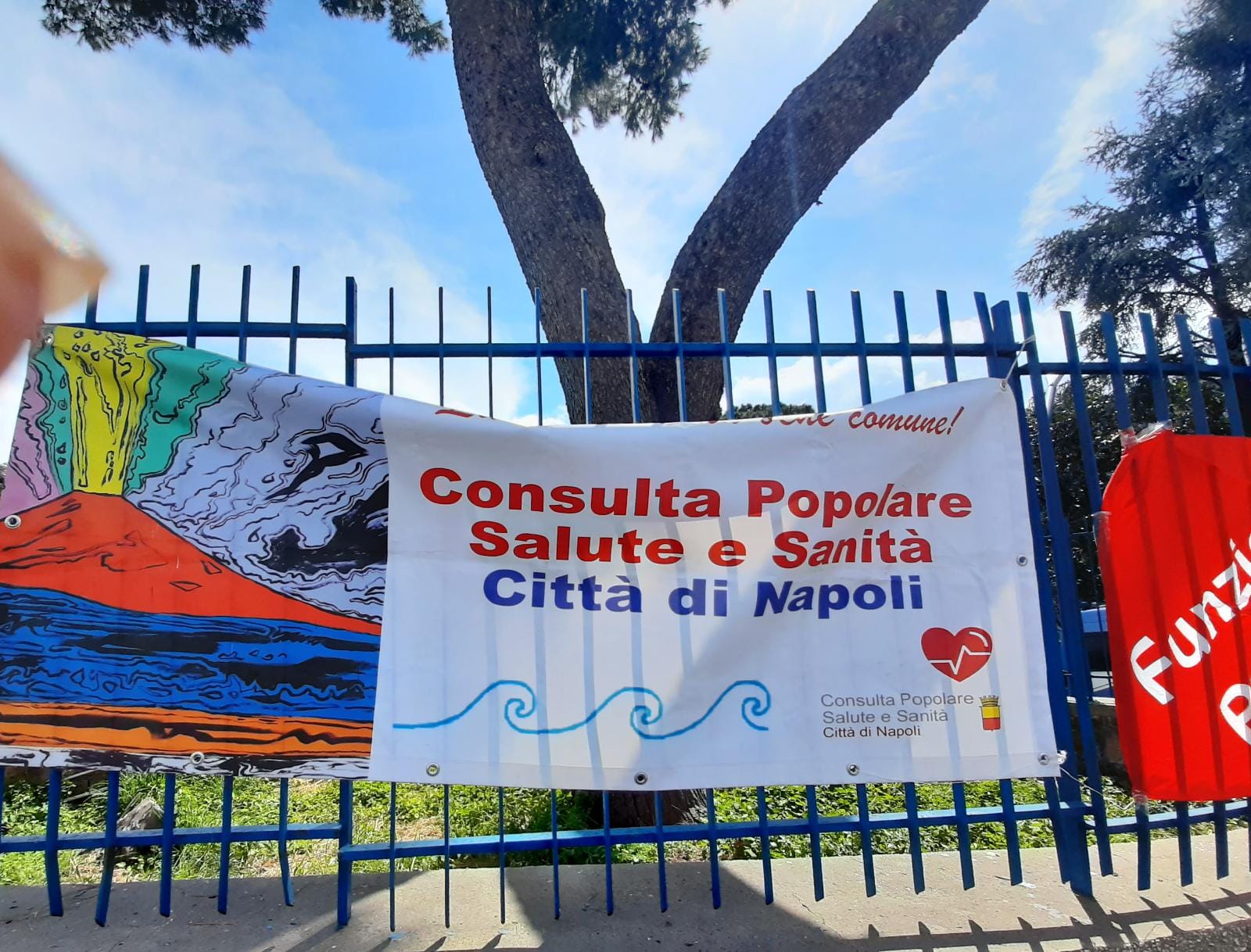 Napoli, presidio davanti all’Ospedale San Giovanni Bosco: “riaprite il Pronto Soccorso”