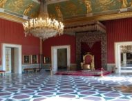 Napoli, Palazzo Reale: aprile a porte aperte