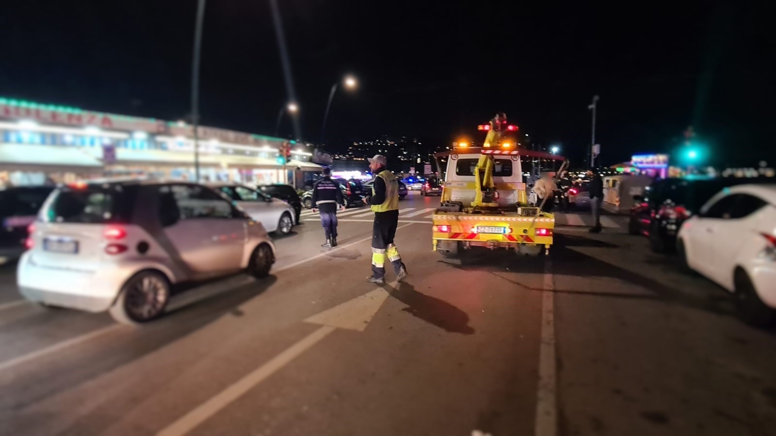 Movida a Napoli, controlli nella zona degli chalet di Mergellina