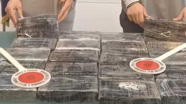 Napoli, sequestrati 22 kg di cocaina