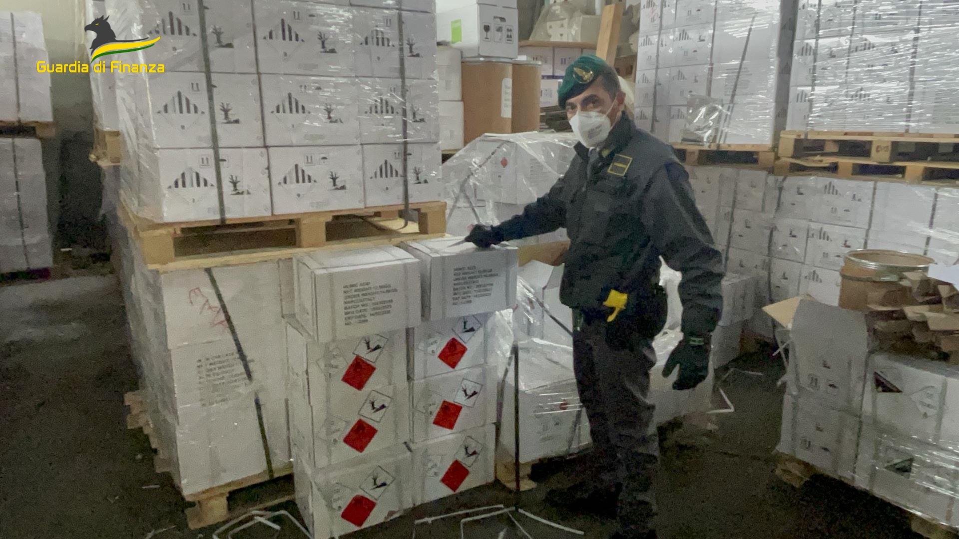 Napoli, falsi fitosanitari: sequestri della Guardia di Finanza per 5 milioni di euro (VIDEO)