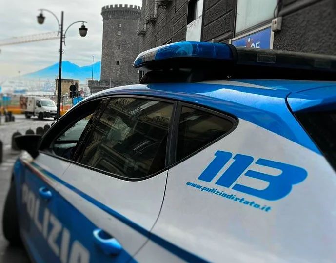 Napoli, uomo accoltellato nel Rione Amicizia