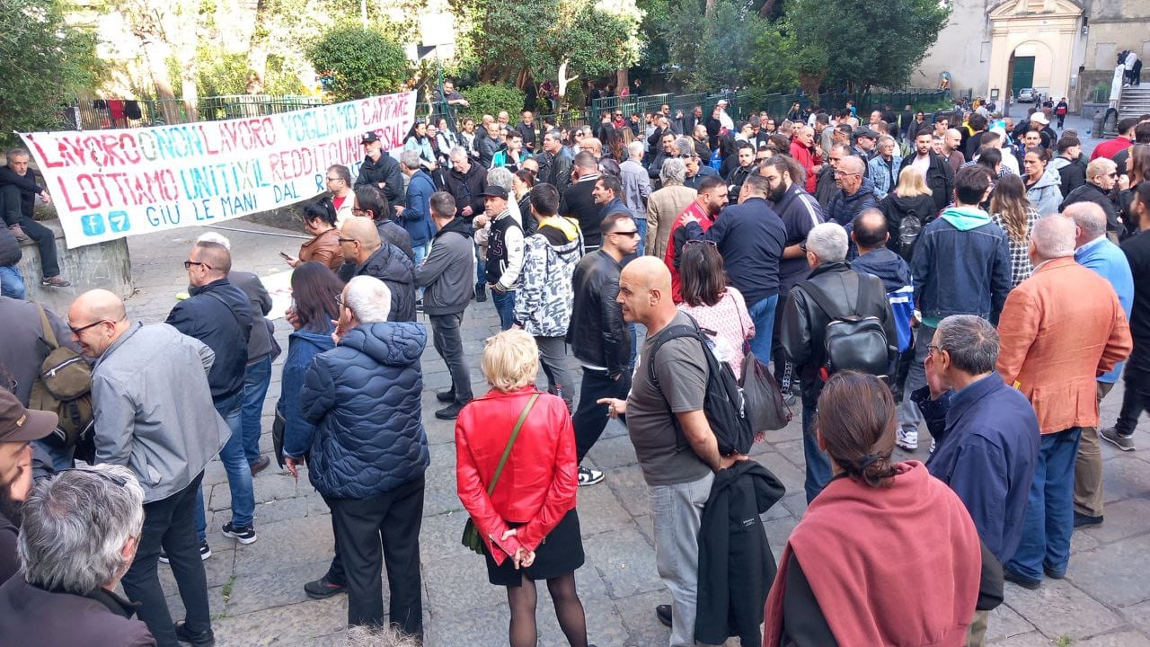 Disoccupati e precari in assemblea a Napoli: “governa smantella il reddito per favorire la precarietà”