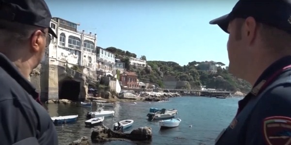 Marechiaro, bagnino accoltellato