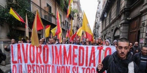 Reddito cittadinanza-manifestazione