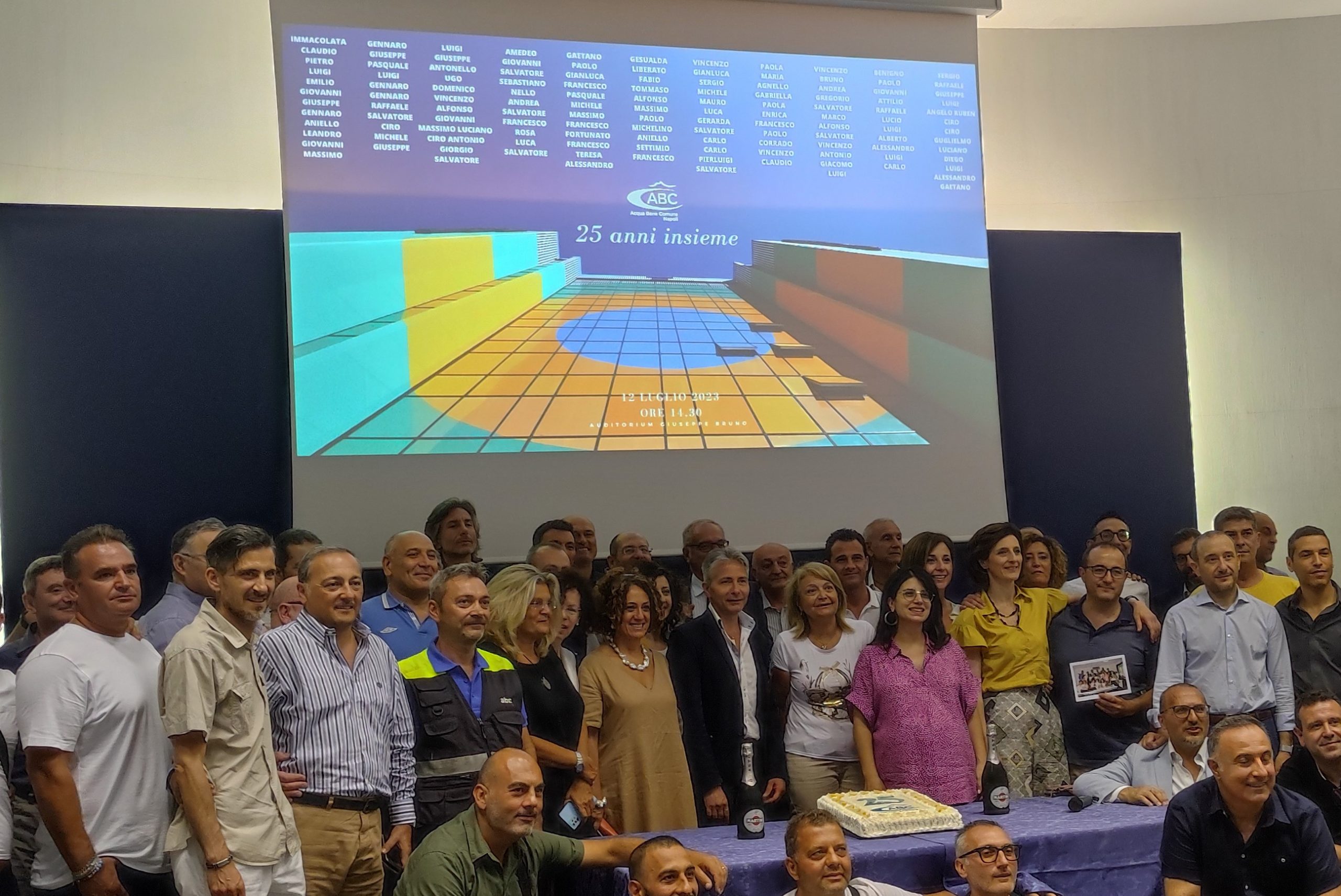 Napoli: Abc festeggia dipendenti in servizio da 25 anni, nozze d’argento per 128 lavoratori