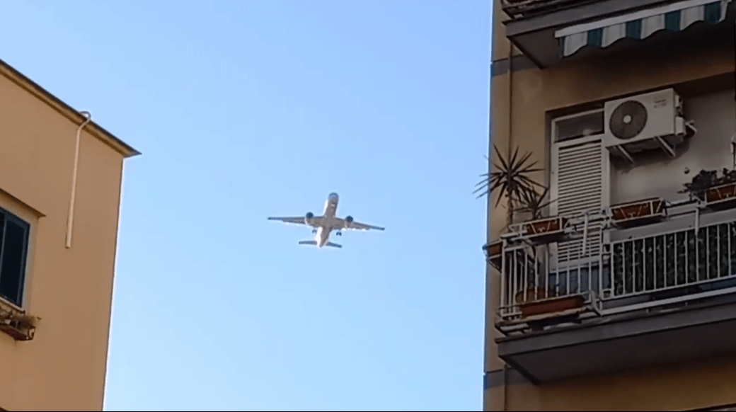 Pulire i cieli di Napoli e provincia. I cittadini si mobilitano contro l’inquinamento acustico prodotti dall’aeroporto di Capodichino