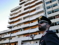 Napoli, blitz dei carabinieri nel quartiere Scampia: arresti e sequestri
