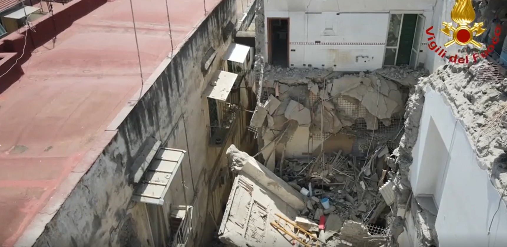 Torre del Greco: la palazzina crollata versava in condizioni precarie, da tempo era stato lanciato l’allarme