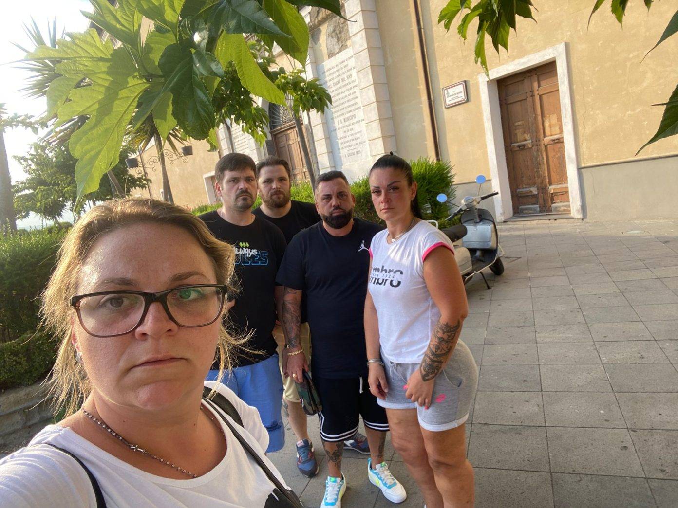 Torre del Greco, protesta degli inquilini sfollati dalle case del centro storico