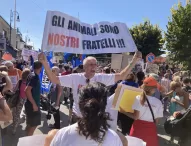Abruzzo: due manifestazioni, 3 mila in piazza per l’Orsa Amarena