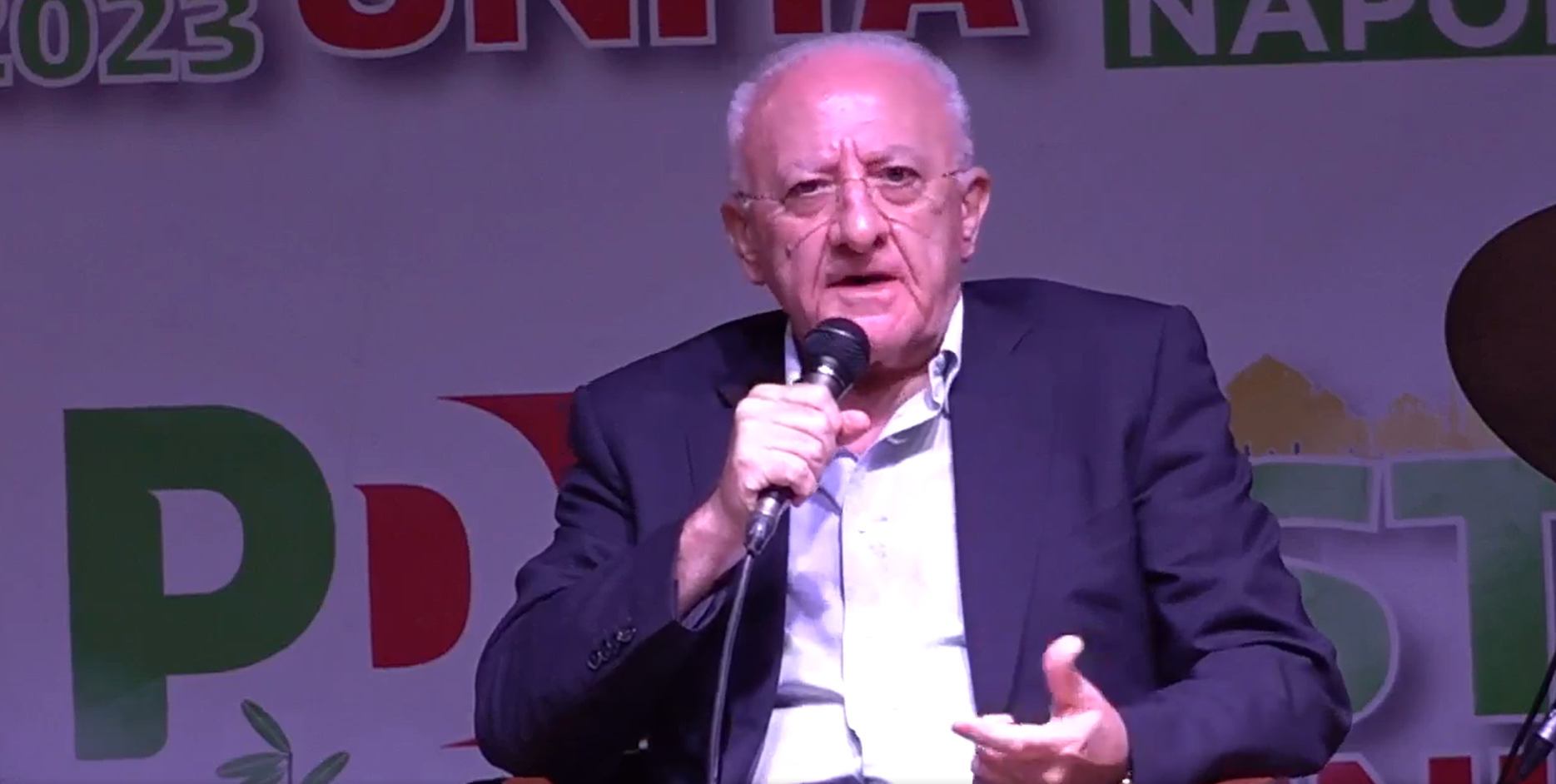 Pd, De Luca: “tanti imbecilli e pinguini nel partito. Io sono senza padroni”