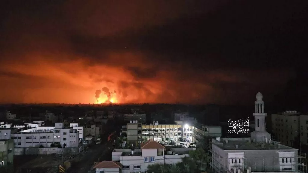 Criminali di guerra: Israele bombarda Gaza da terra, mare e cielo| La resistenza palestinese chiama alla sollevazione armata anche la Cisgiordania