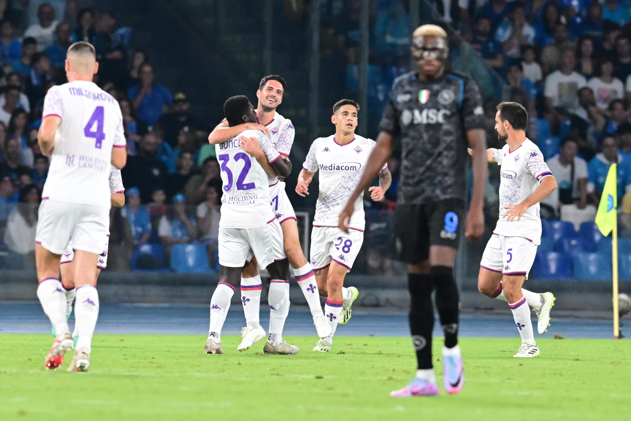 Serie A, Napoli-Fiorentina 1-3: i viola affondano i campioni d’Italia. Azzurri fischiati dai tifosi