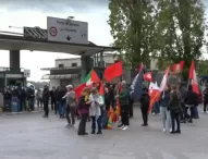 Salerno, lavoratori e studenti impediscono il carico di merci a bordo di una nave diretta a Israele: “solidarietà con la resistenza palestinese”