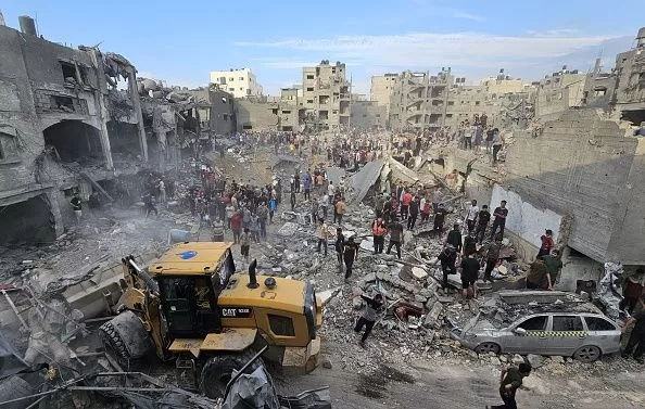 Gaza, gli israeliani come i soldati di Erode: bombardato un campo profughi. 70 morti