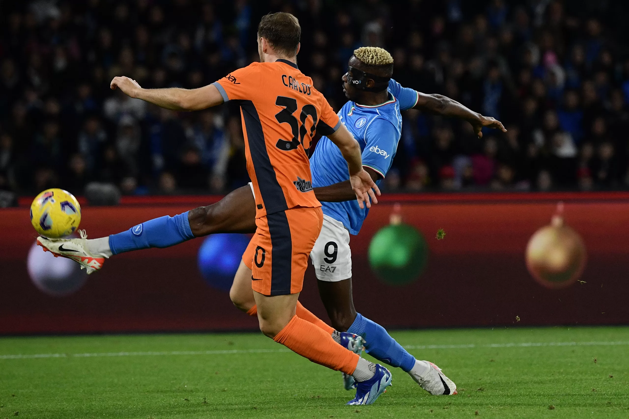 Napoli-Inter 0-3, i nerazzurri tornano in testa