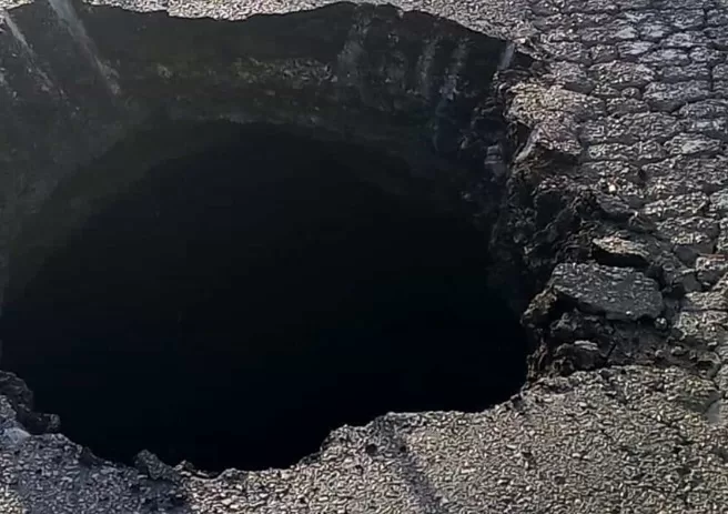 A Napoli cede fogna nel quartiere di Fuorigrotta, sospesa la fornitura idrica