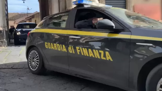 Roma, corruzione e traffico influenze illecite: blitz della Guardia di Finanza, arrestate quattro persone. In manette anche il figlio dell’ex ministro Vincenzo Visco(Pd)